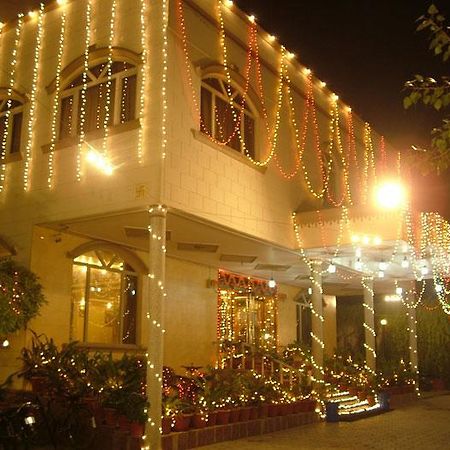 Hotel Sheetal Regency,Near Janambhumi Mathura Zewnętrze zdjęcie