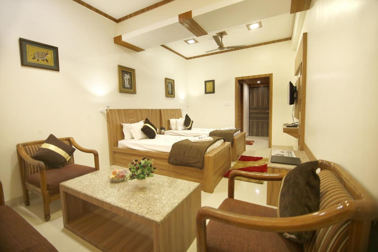 Hotel Sheetal Regency,Near Janambhumi Mathura Zewnętrze zdjęcie