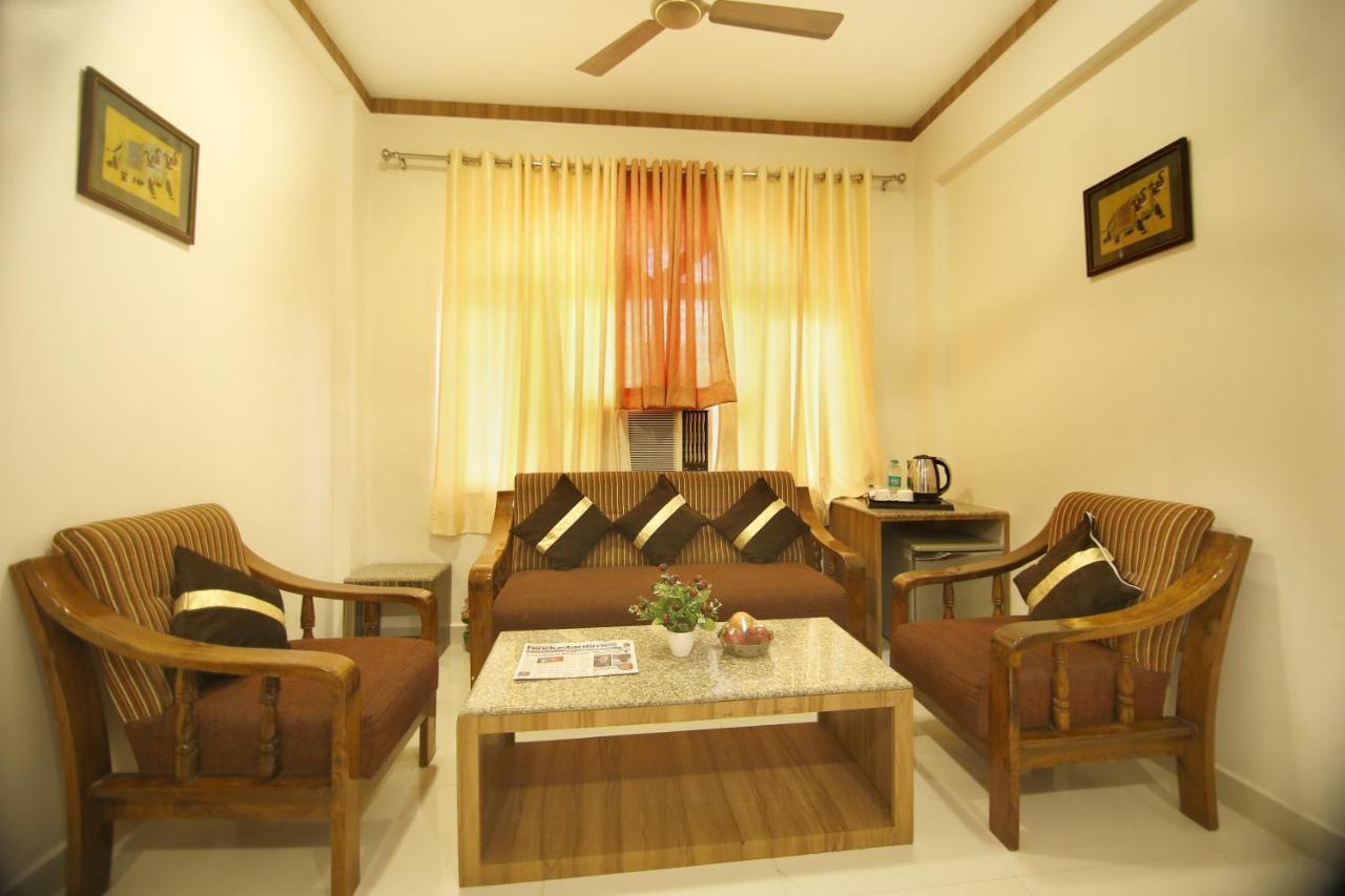 Hotel Sheetal Regency,Near Janambhumi Mathura Zewnętrze zdjęcie
