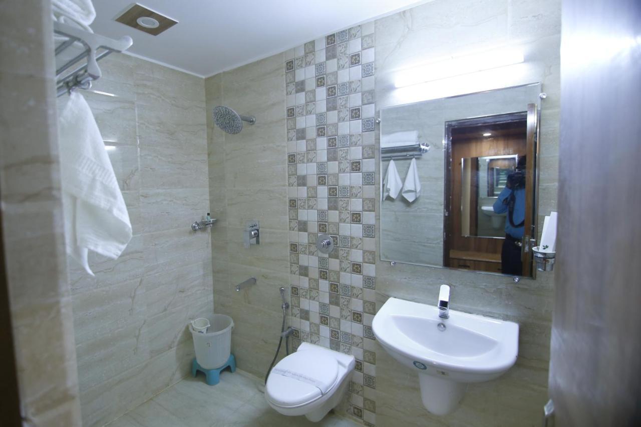 Hotel Sheetal Regency,Near Janambhumi Mathura Zewnętrze zdjęcie