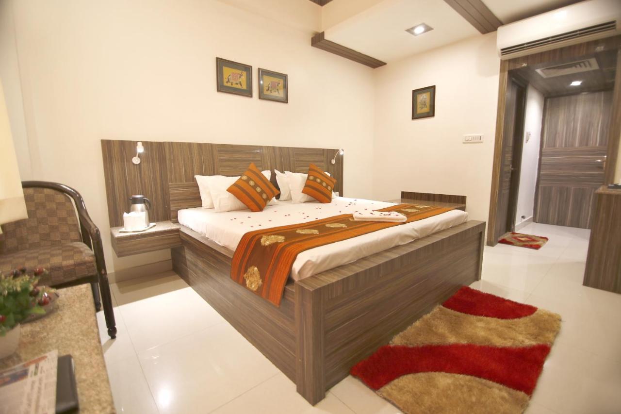 Hotel Sheetal Regency,Near Janambhumi Mathura Zewnętrze zdjęcie